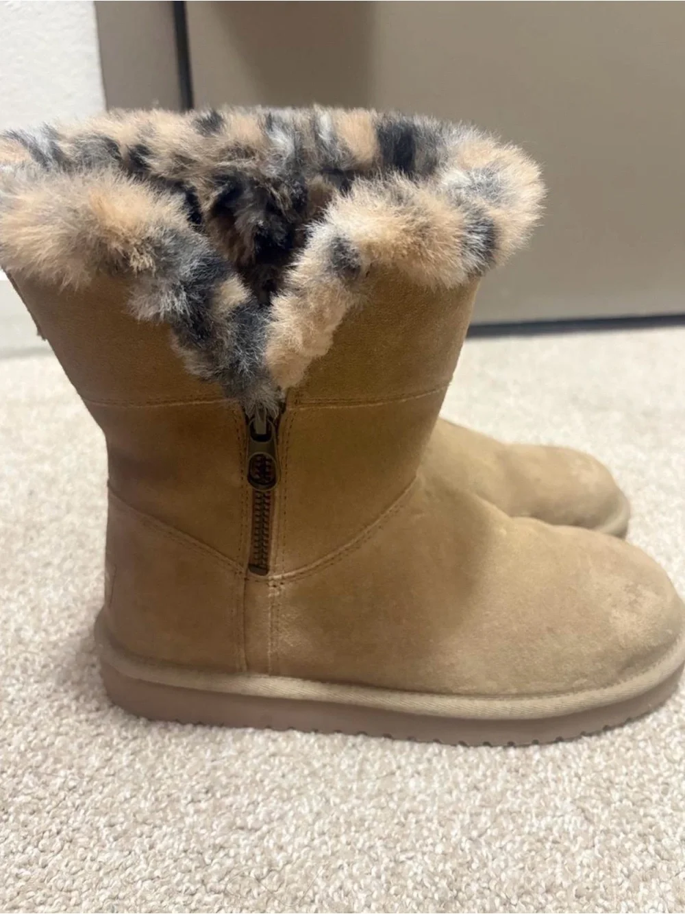 Koolaburra Women's Chestnut Suede Boots with Faux Fur Cuff